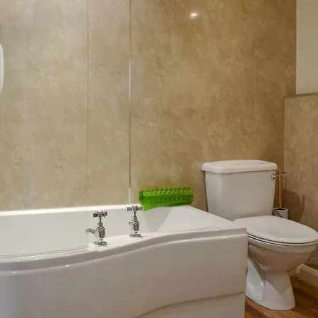 Brook House 2 - Uk31043 바센스웨이트