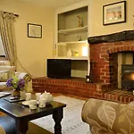 Brook House 2 - Uk31043